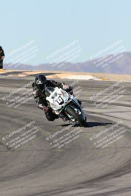 media/Dec-07-2025-CVMA (Sun) [[3e7d2de5dc]]/Race 7-Formula Lightweight Twins Shootout/